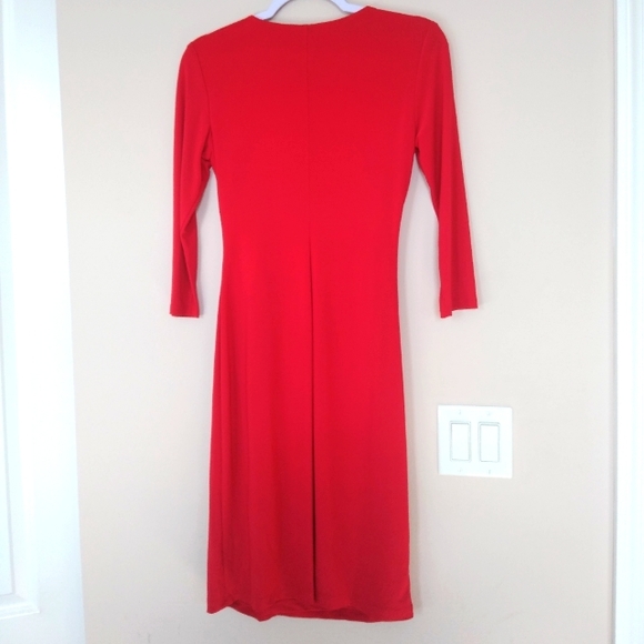 Women's dress - Picture 2 of 4